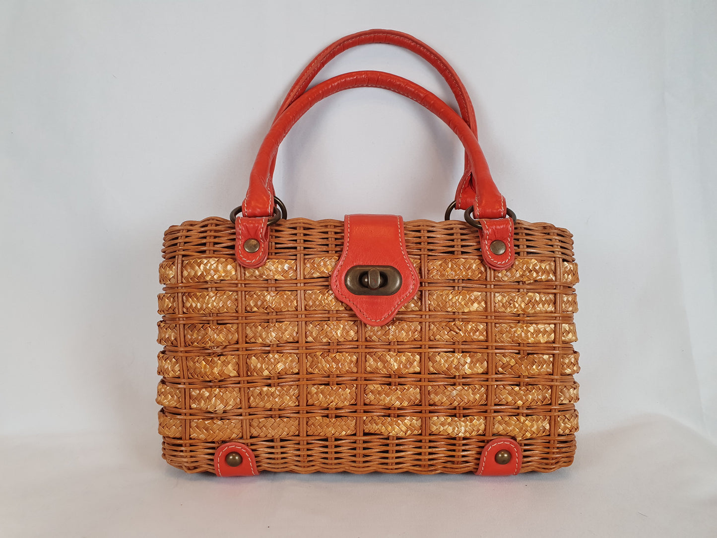 Charming Vintage-Style Woven Wicker Box Bag by Uni;que Par Vert Denser basket bag