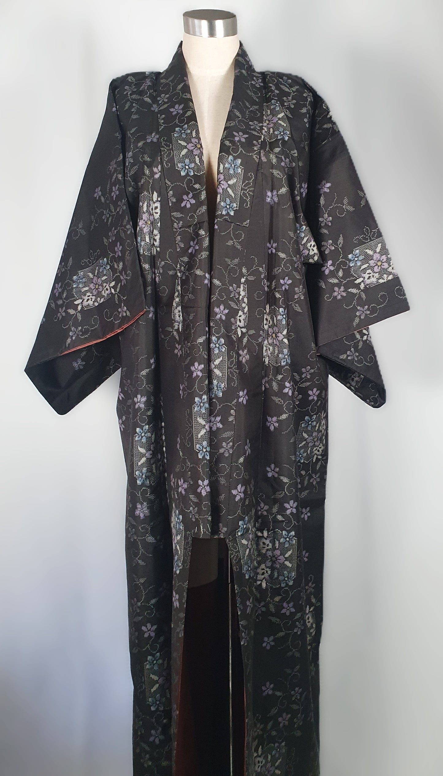 Authentic Murayama Oshima Tsumugi Silk Kimono with Certificate (Shoushi)