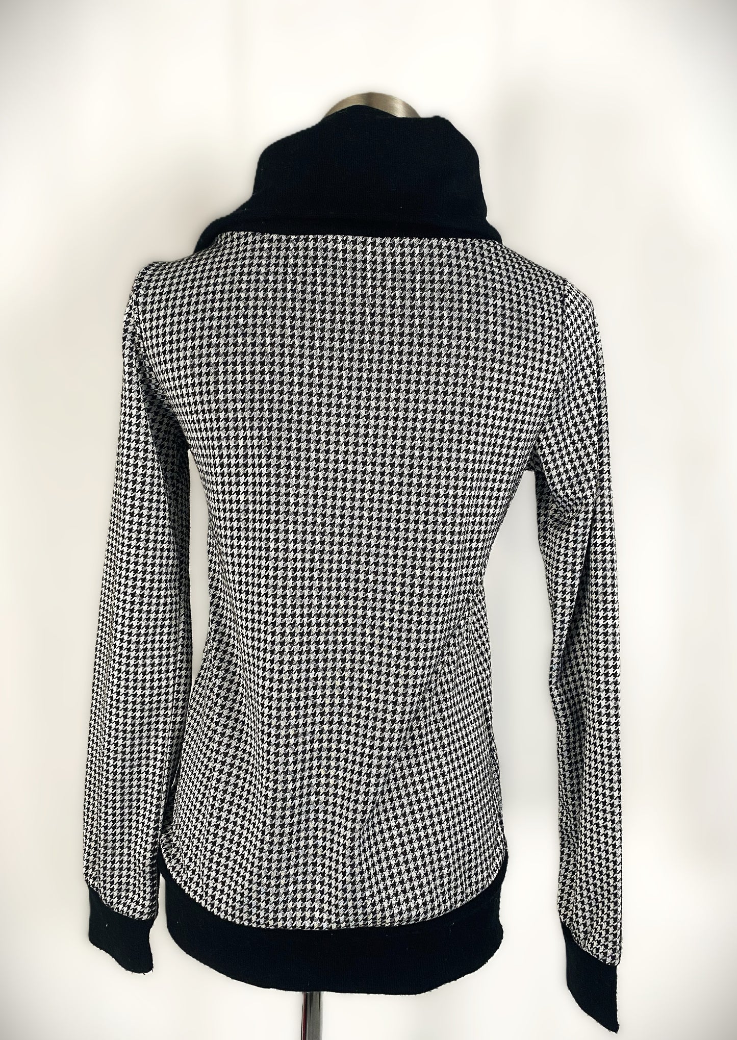 ヴィンテージ セシルマクビー ブラック＆ホワイト 千鳥格子ボタンカラー ニットトップス