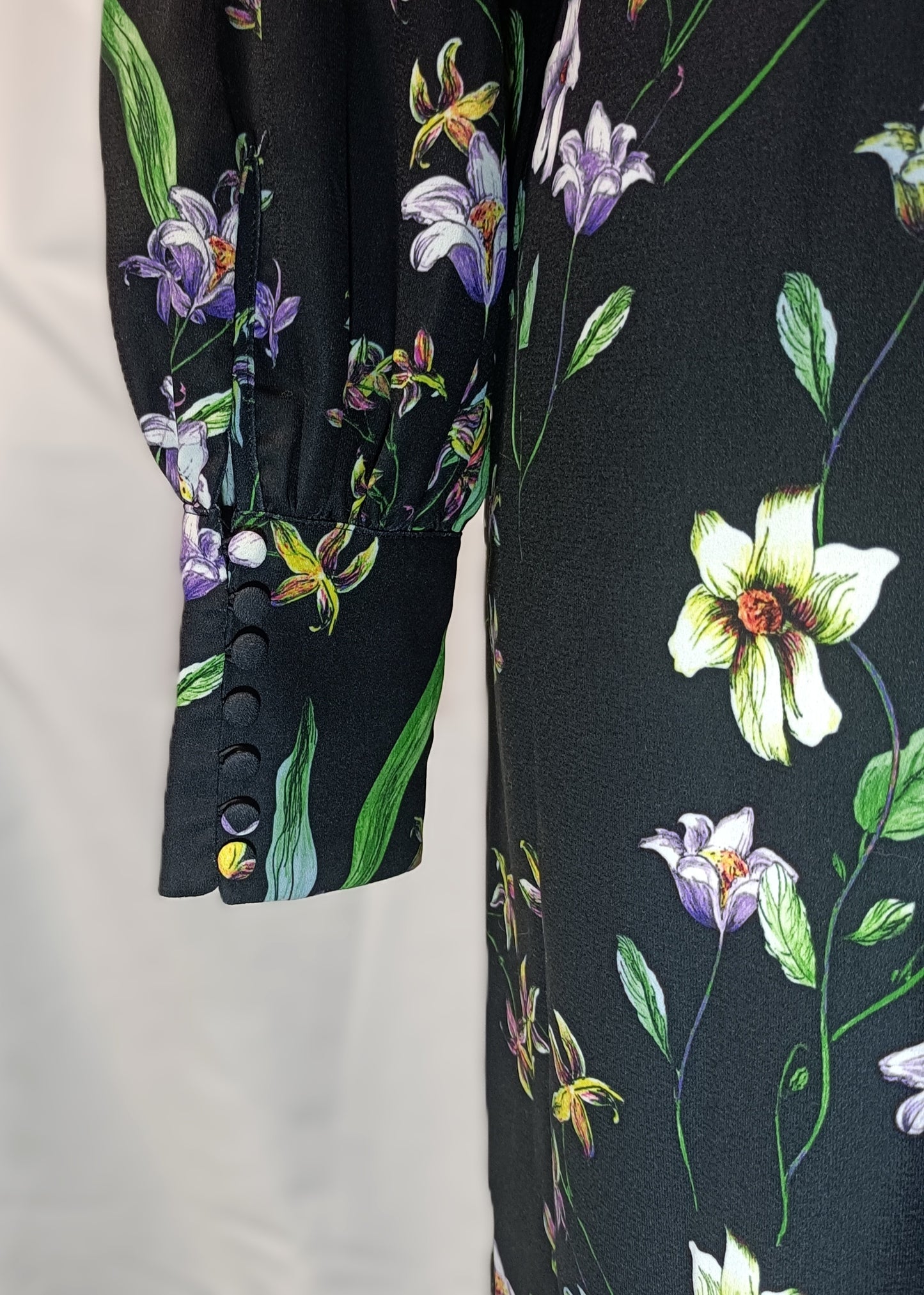 Women's Black Floral Print Long Sleeve Shift Dress